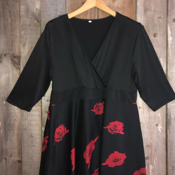 Plus size black and red rose floral print 5XL dress - Picture 3 of 9